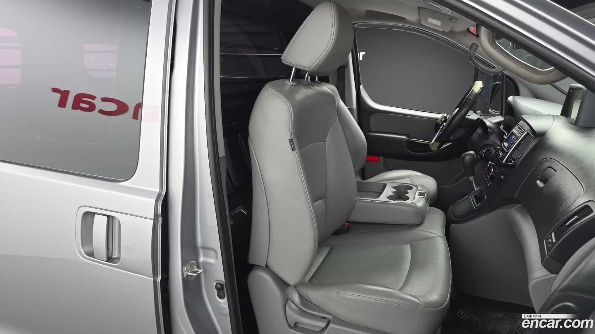 Starex Hyundai 2018.3-OPTION-015