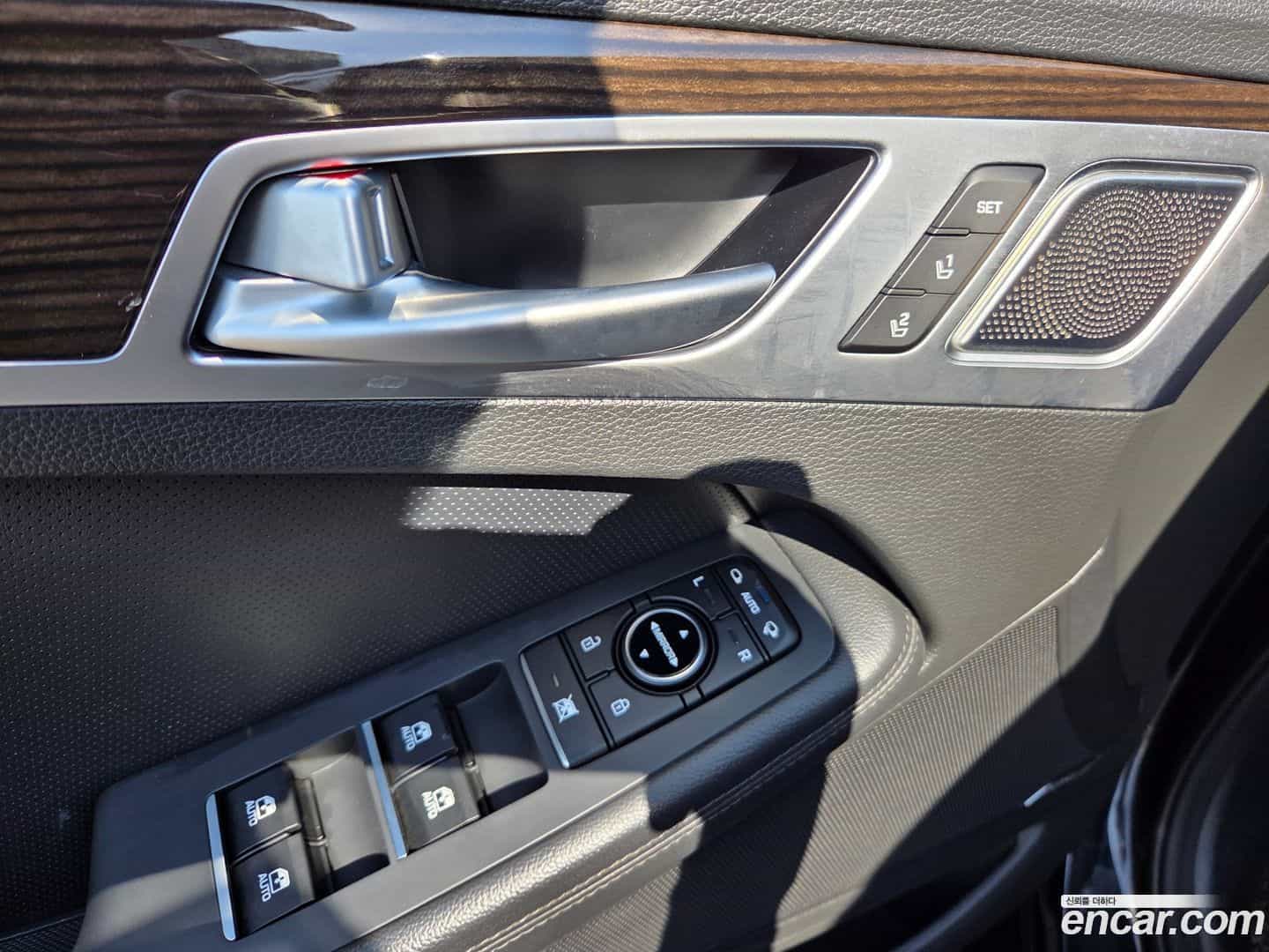 G80 Genesis 2018.6-INNER-010