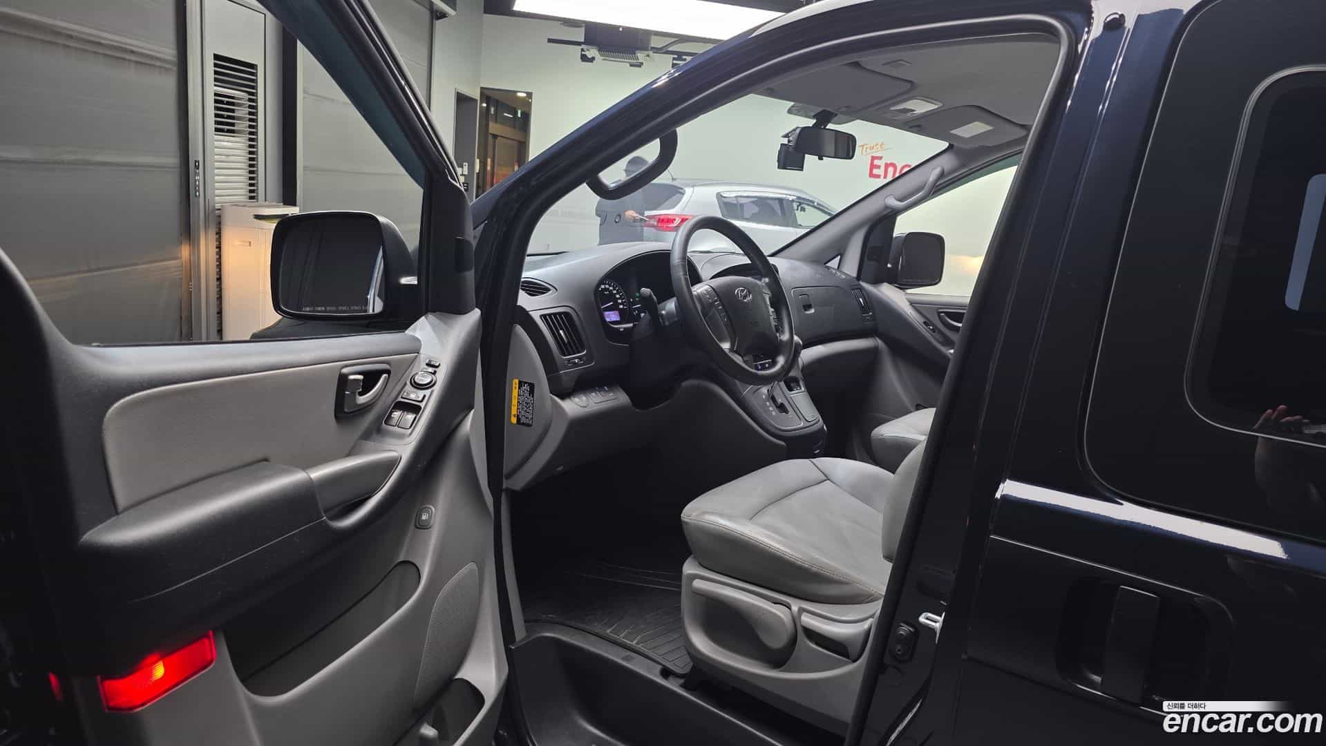 Starex Hyundai 2021.3-INNER-010