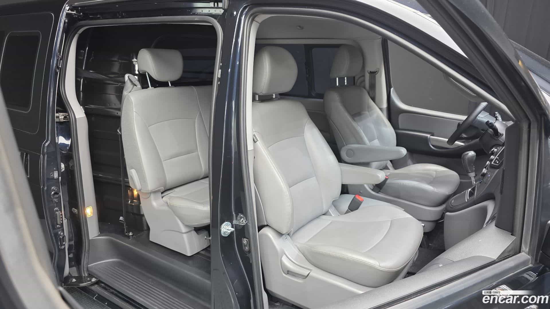 Starex Hyundai 2021.3-OPTION-016