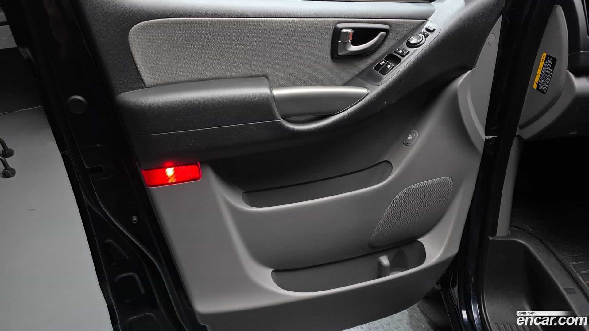 Starex Hyundai 2021.3-INNER-034