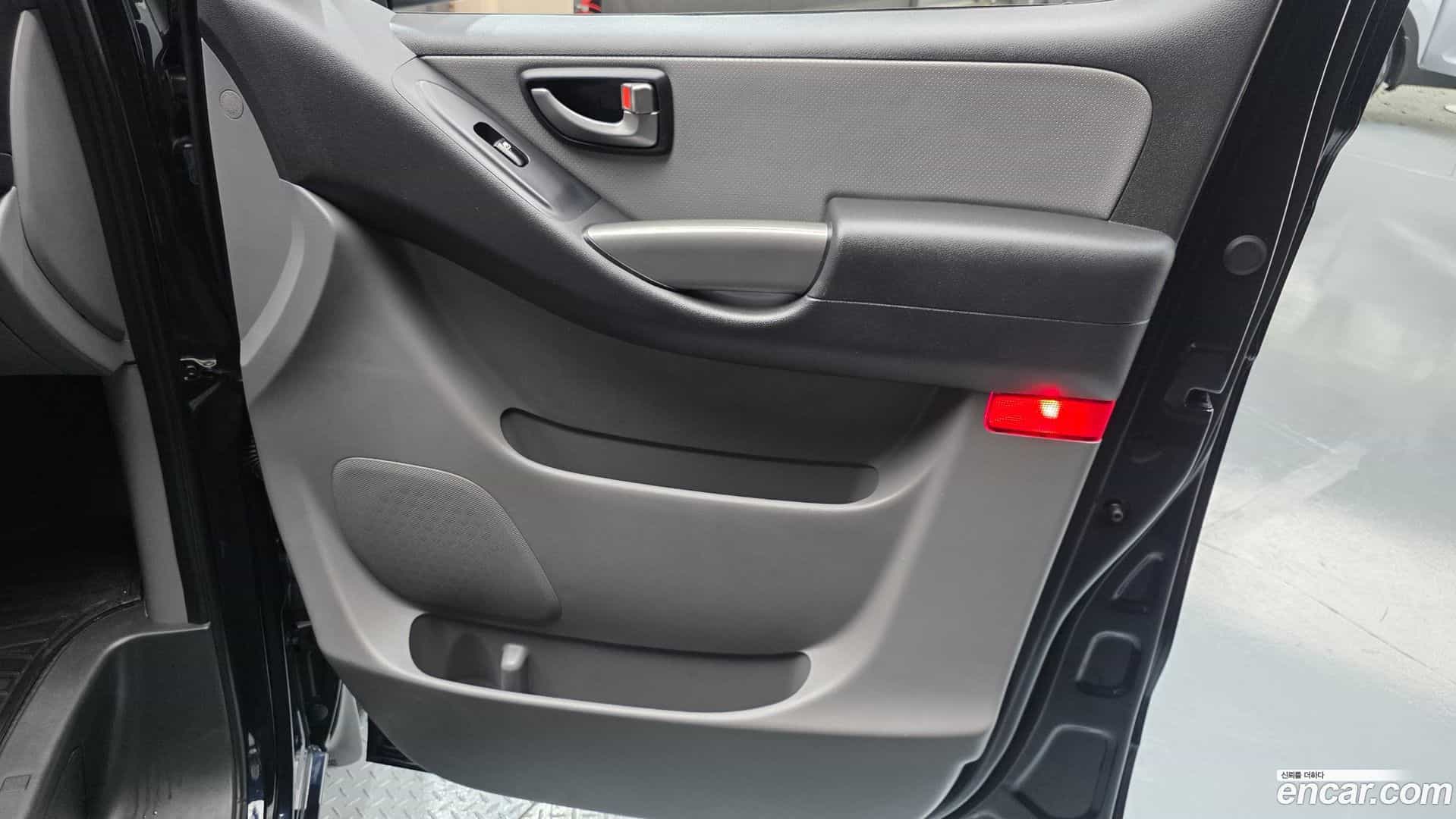 Starex Hyundai 2021.3-INNER-035