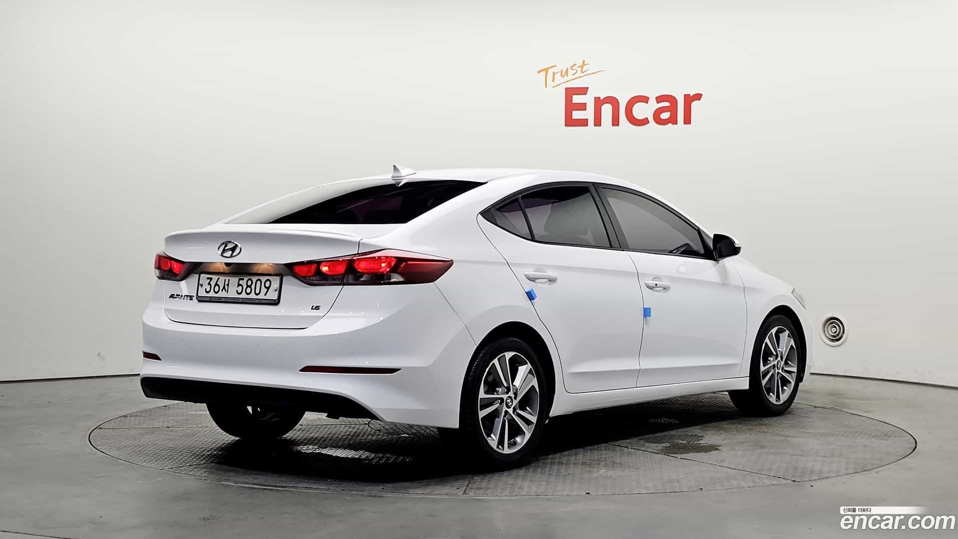 AVANTE Hyundai 2017.5-OUTER-002