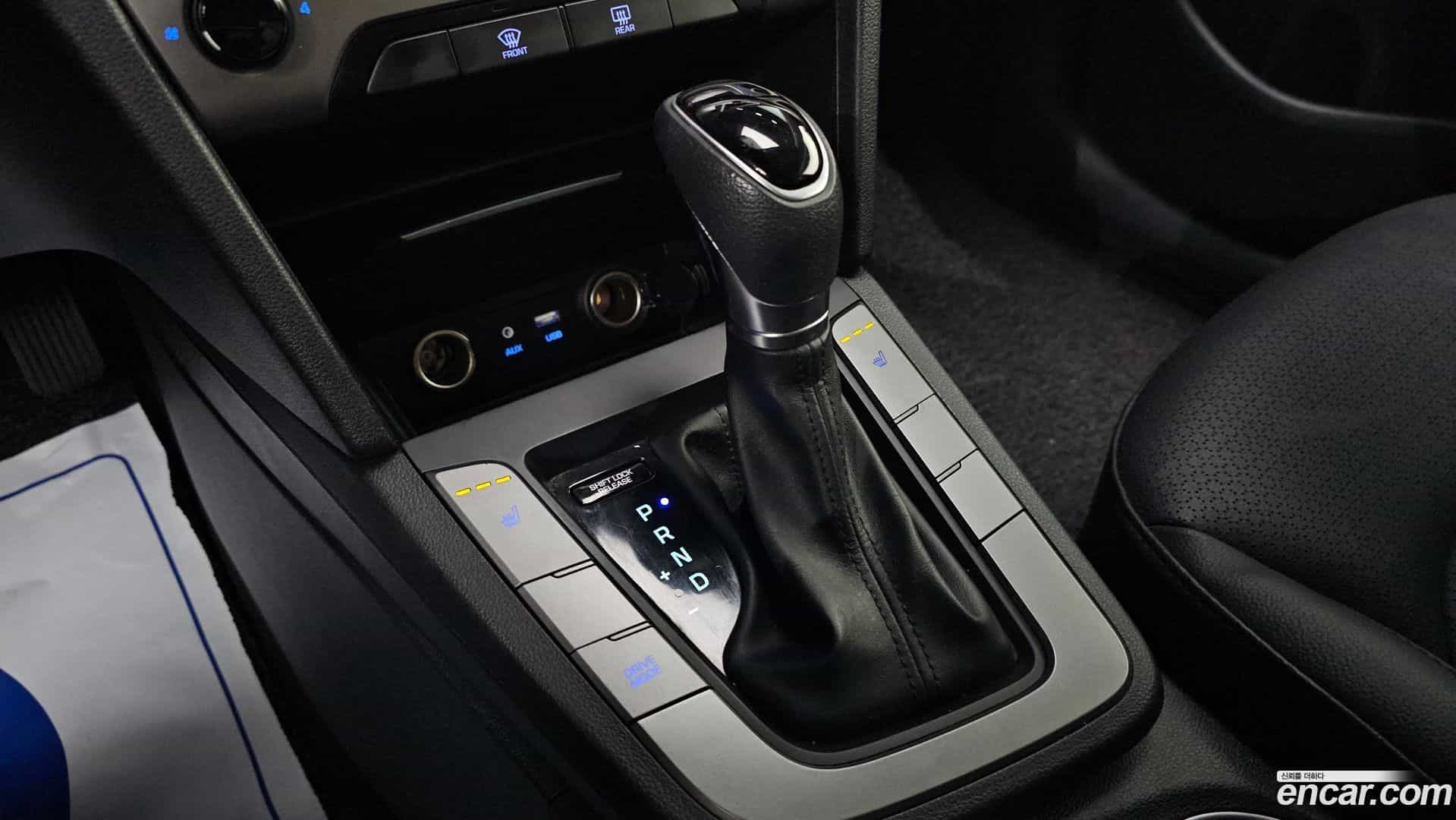AVANTE Hyundai 2017.5-INNER-009