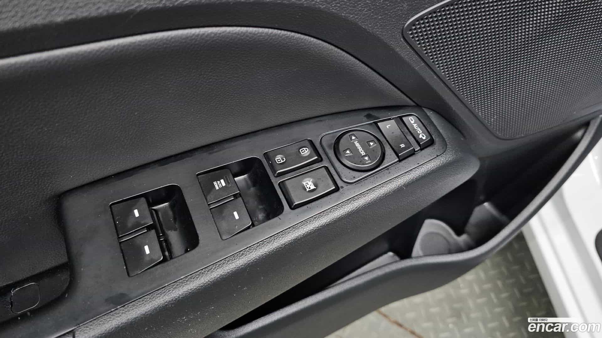AVANTE Hyundai 2017.5-OPTION-017