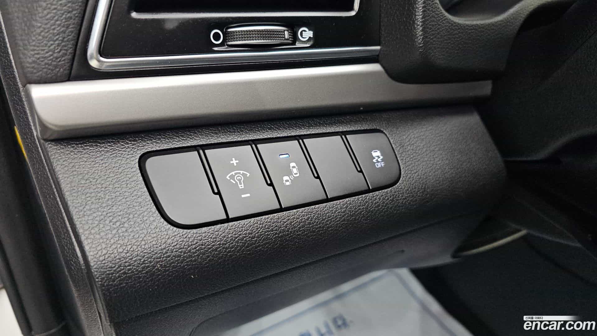 AVANTE Hyundai 2017.5-OPTION-018