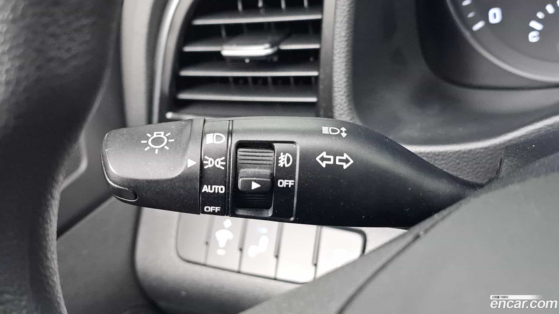 AVANTE Hyundai 2017.5-OPTION-020