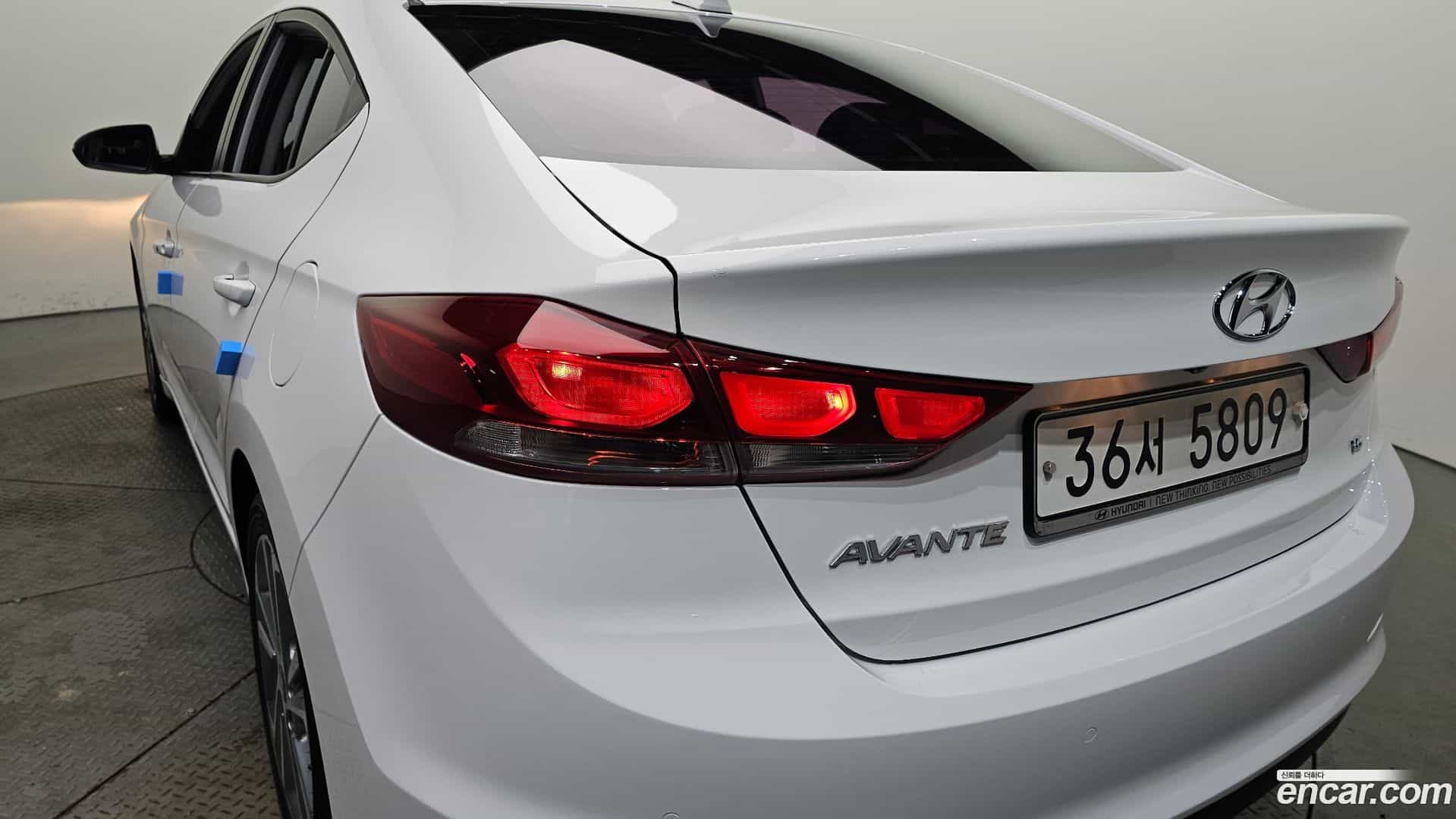 AVANTE Hyundai 2017.5-OUTER-033