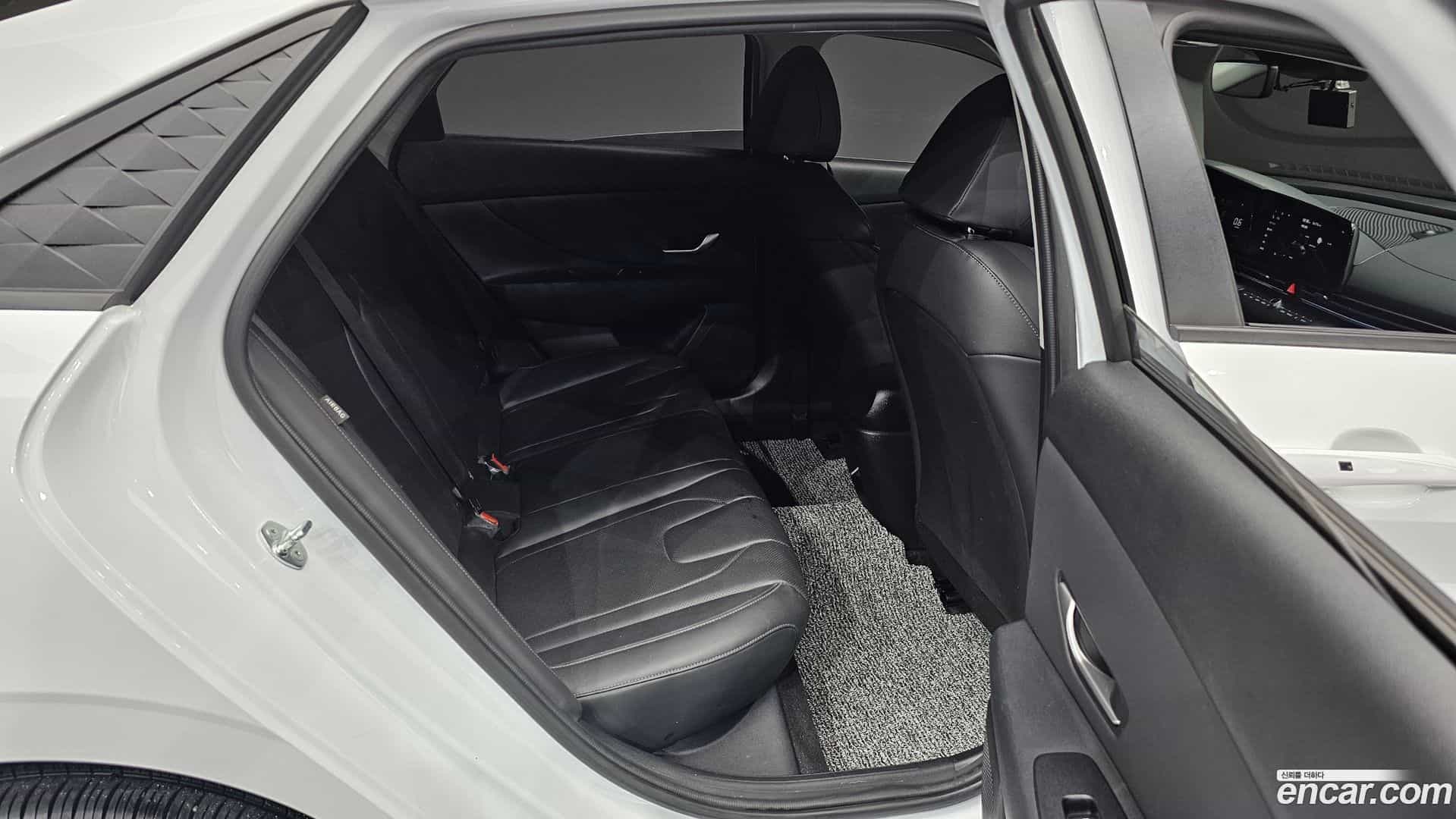 AVANTE Hyundai 2024.0-OPTION-015