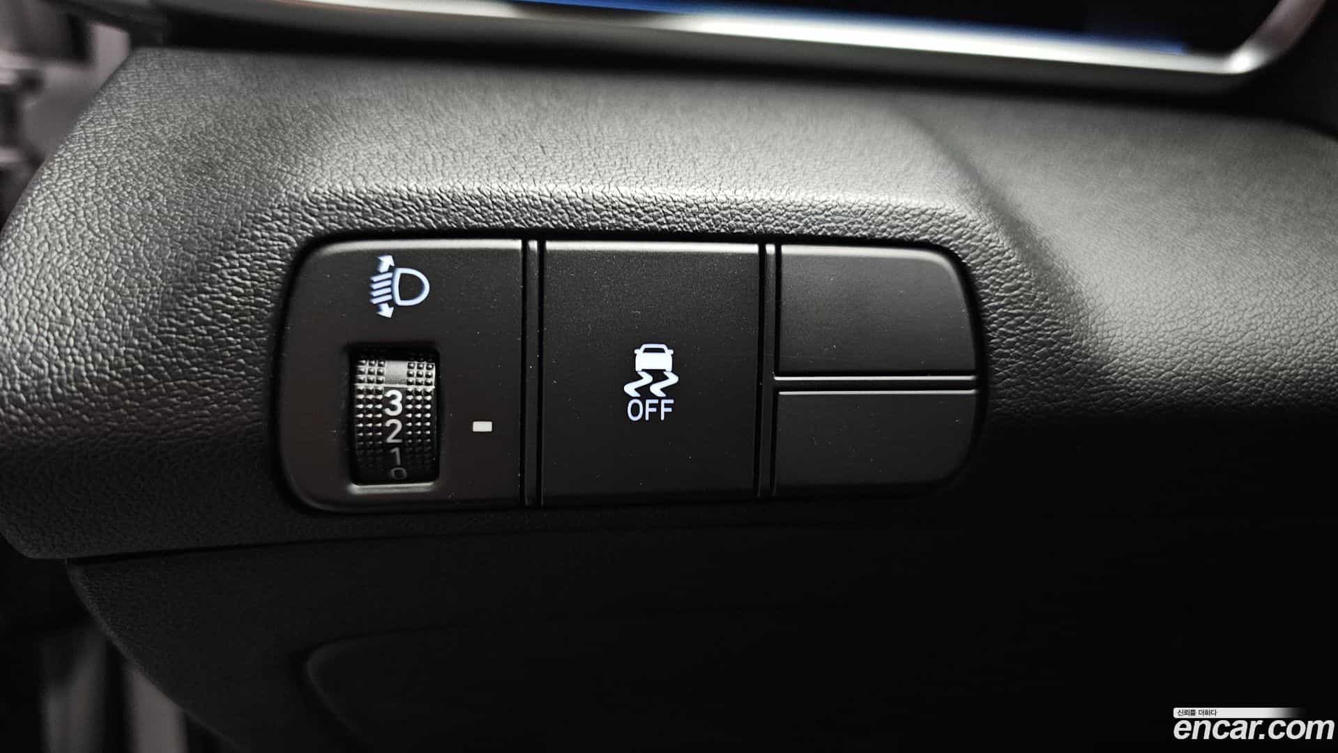 AVANTE Hyundai 2024.0-OPTION-018