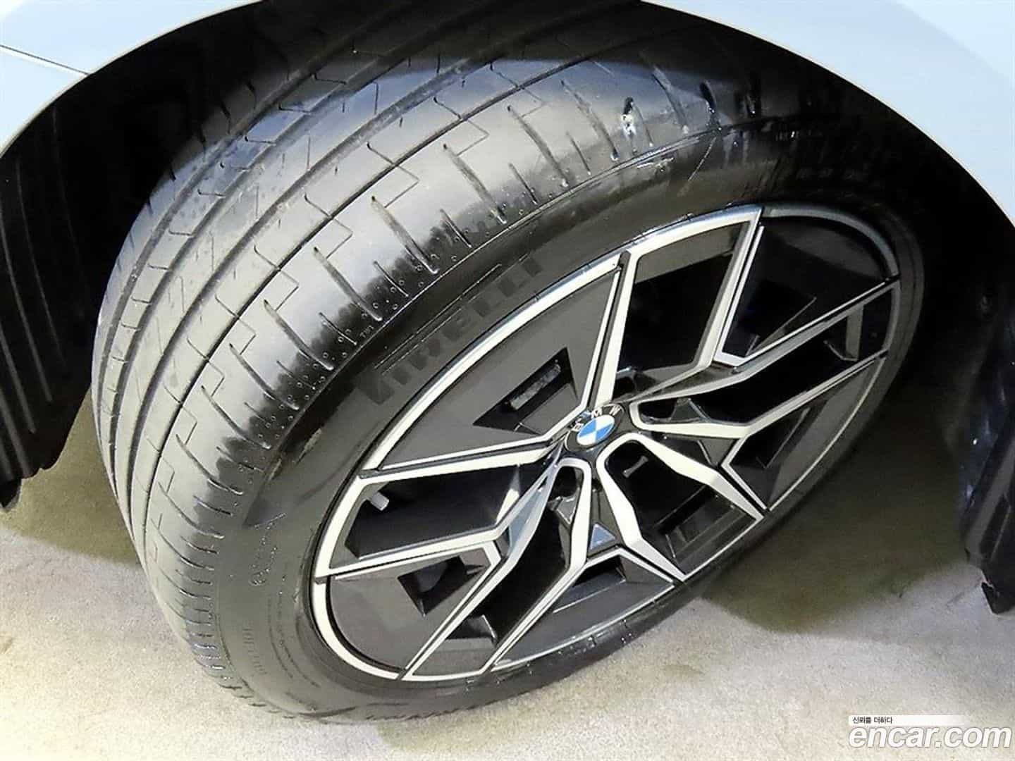 5-Series BMW 2025.5-OPTION-024