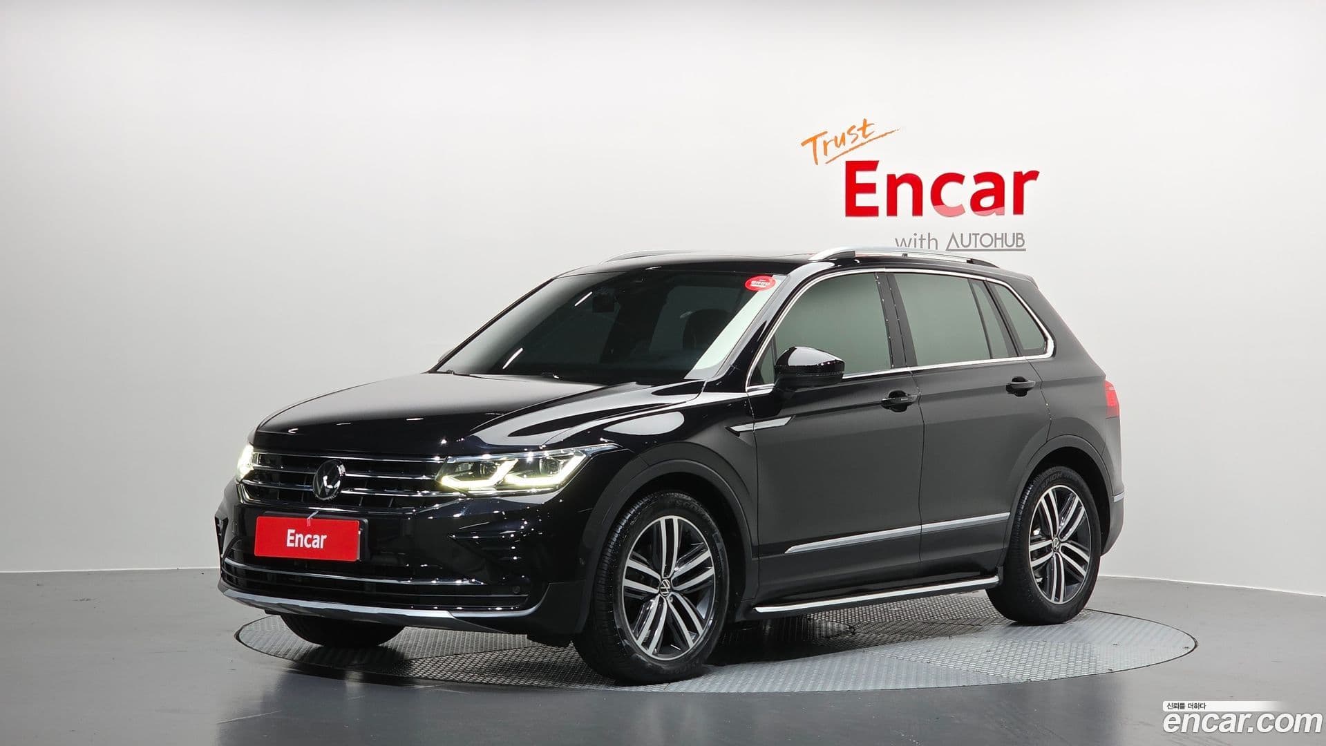 Main__Slider__Photo:Tiguan Volkswagen 2023.6-0