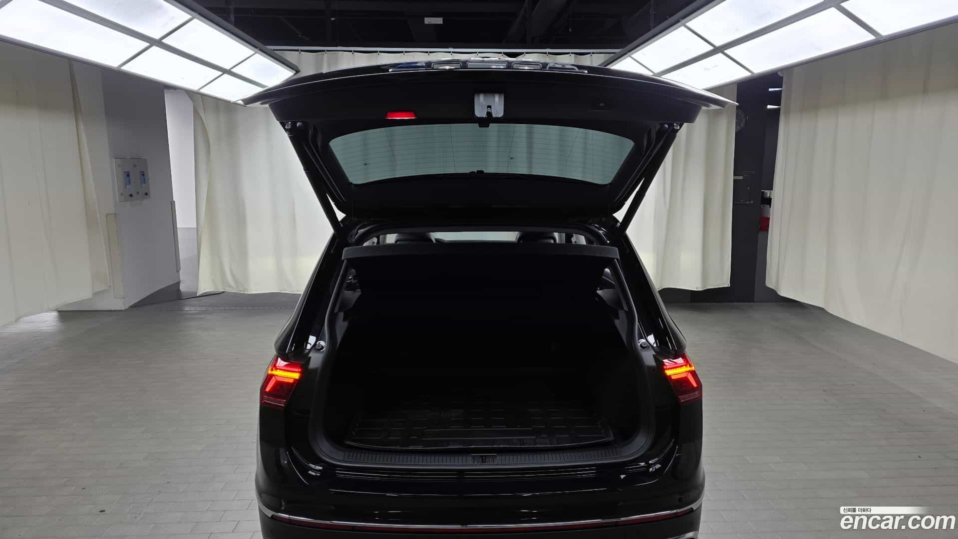 Tiguan Volkswagen 2023.6-OPTION-022