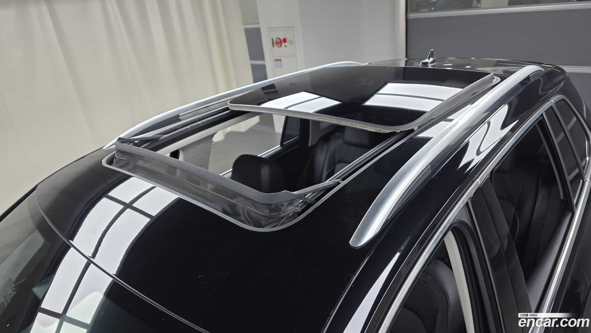 Tiguan Volkswagen 2023.6-OPTION-046
