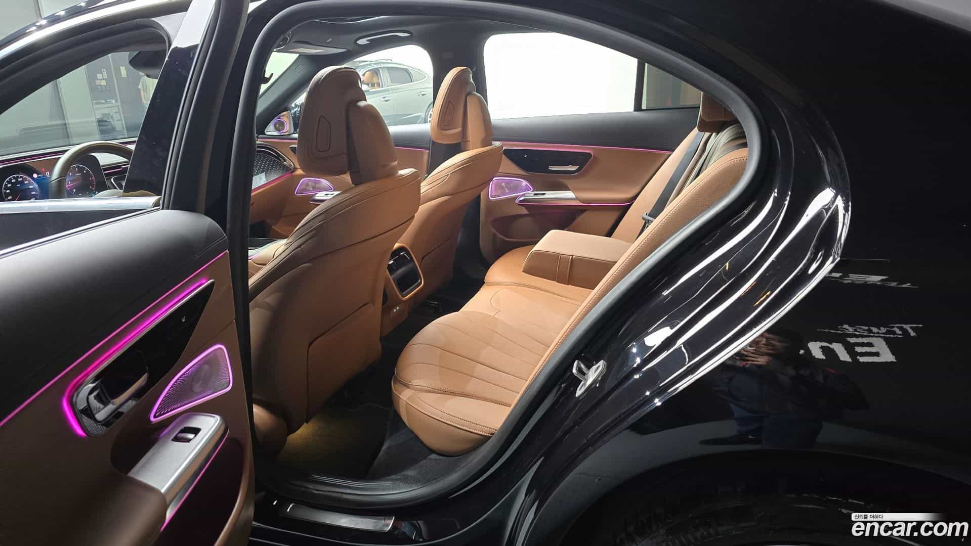 E-Class Mercedes-Benz 2024.8-OPTION-015