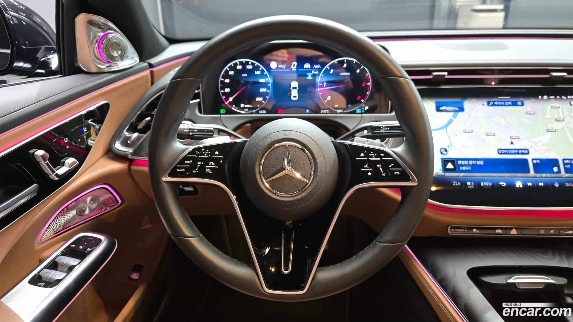E-Class Mercedes-Benz 2024.8-OPTION-017