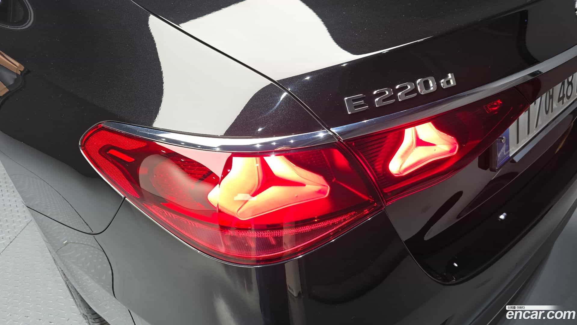 E-Class Mercedes-Benz 2024.8-OUTER-033