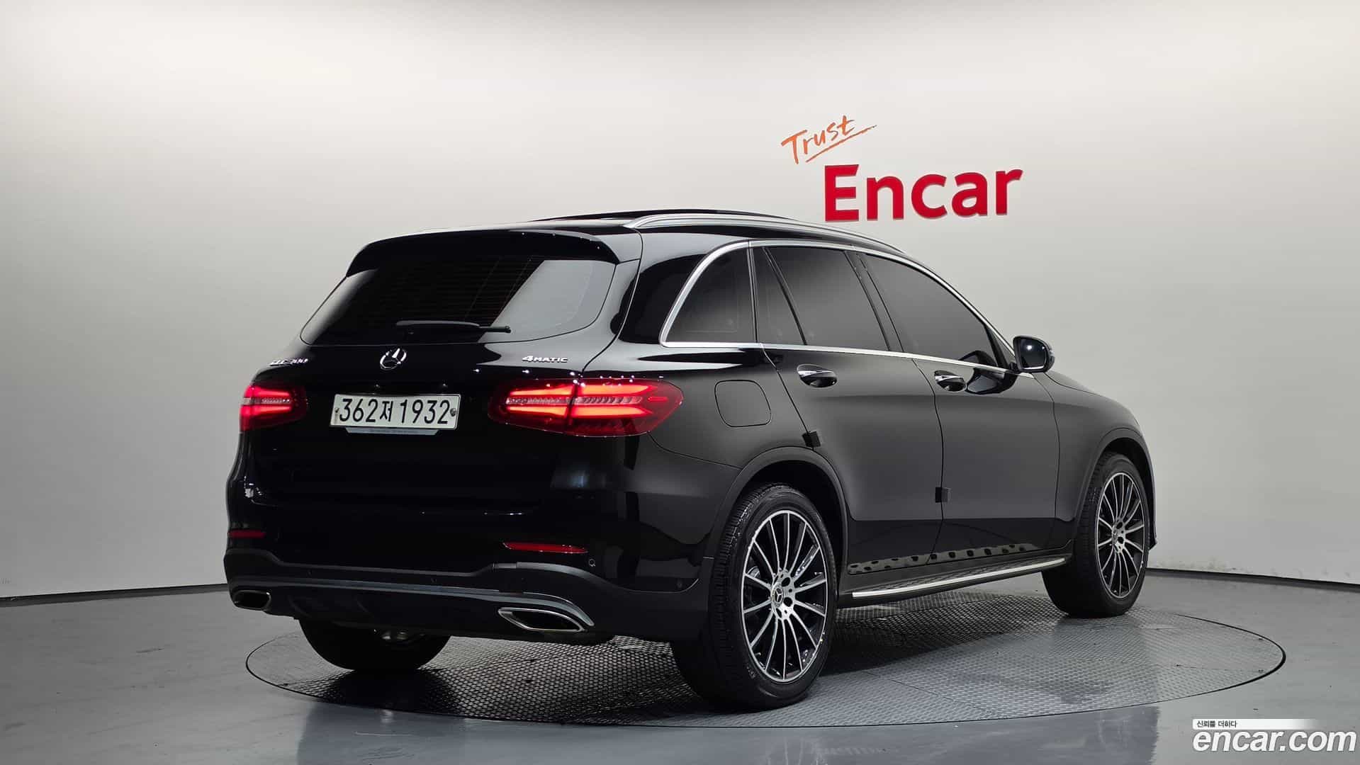 GLC-Class Mercedes-Benz 2019.10-OUTER-002