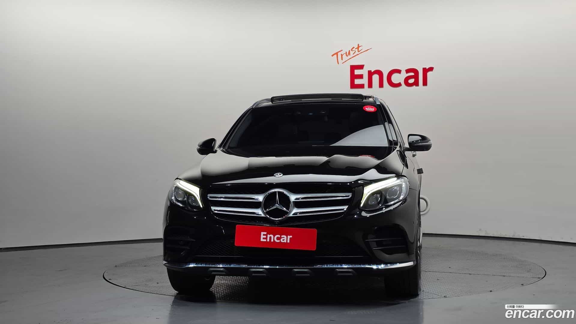 GLC-Class Mercedes-Benz 2019.10-OUTER-003