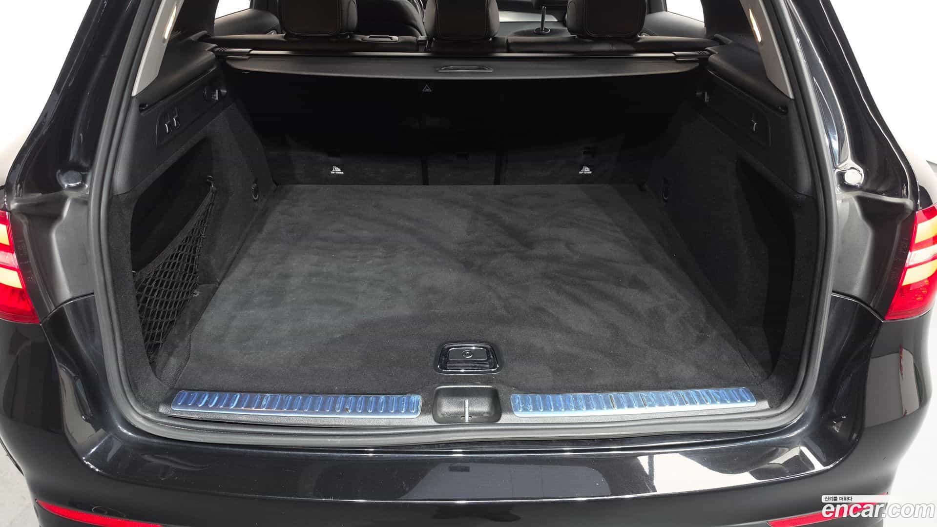 GLC-Class Mercedes-Benz 2019.10-OPTION-024