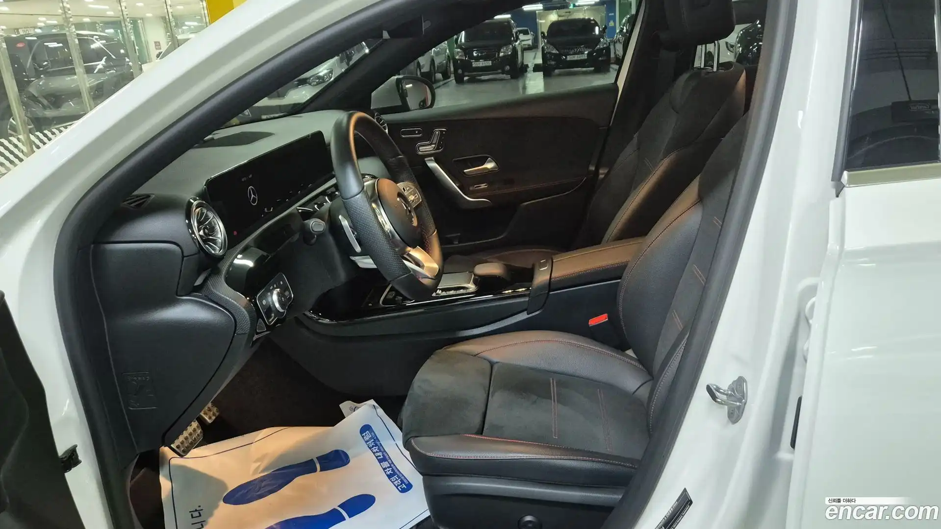 A-Class Mercedes-Benz 2023.4-OPTION-015