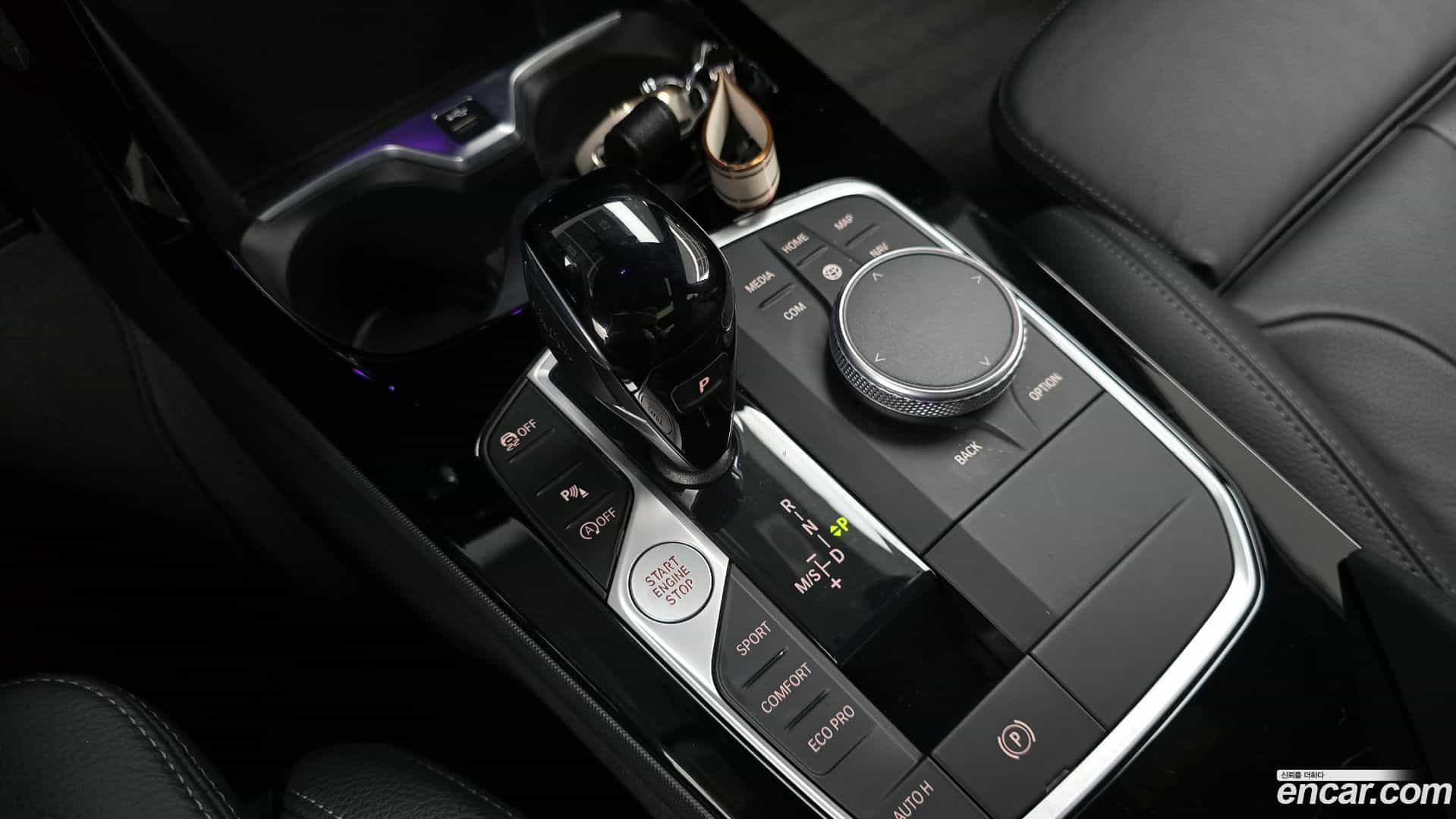 2-Series BMW 2022.0-INNER-009