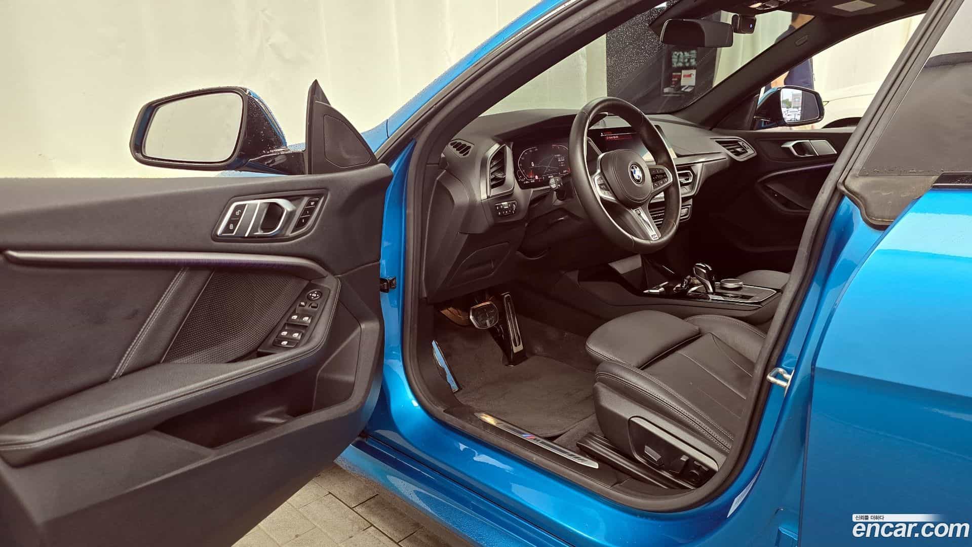 2-Series BMW 2022.0-INNER-010