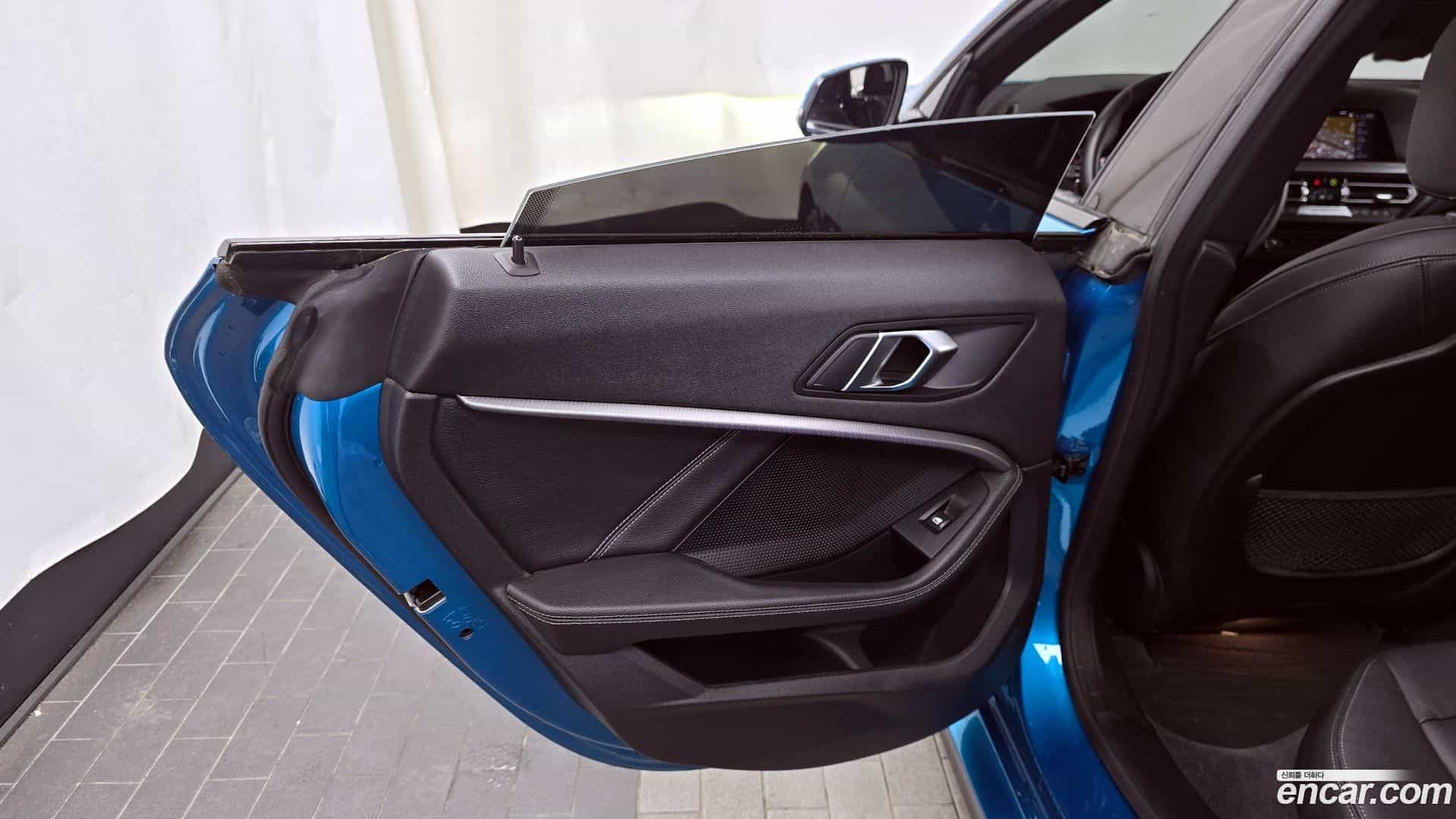 2-Series BMW 2022.0-INNER-035