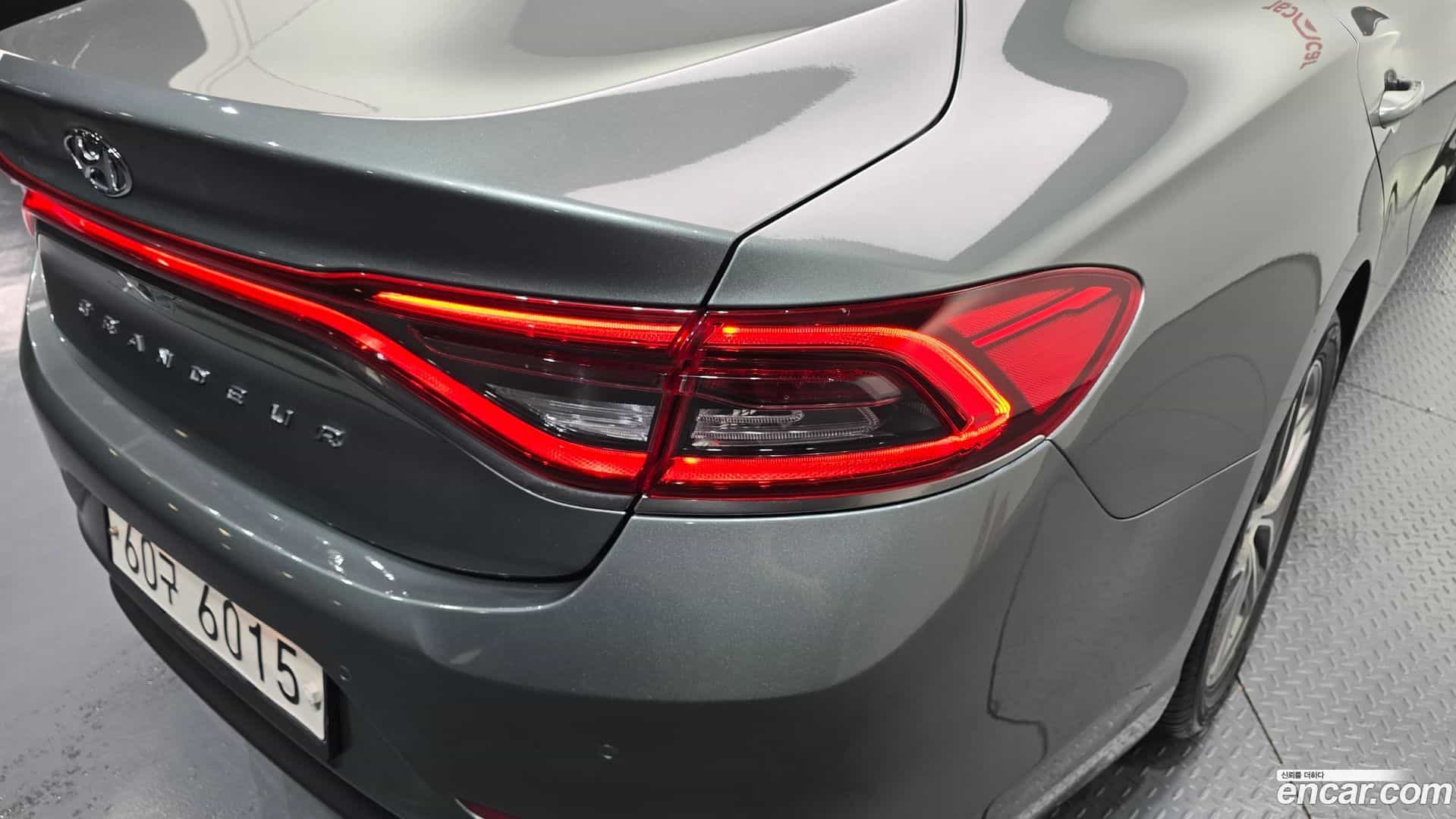 Grandeur Hyundai 2017.2-OUTER-033