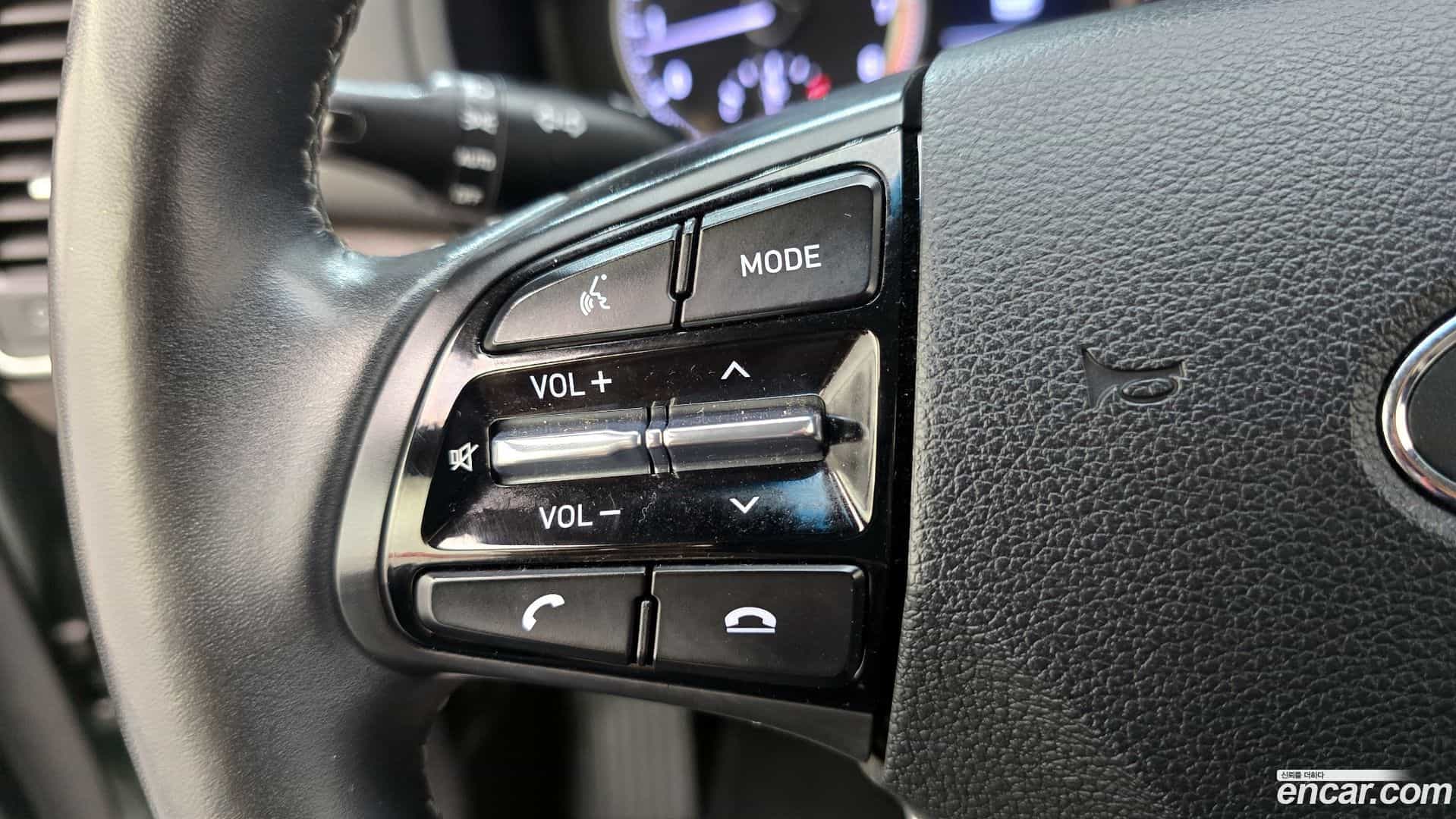 Grandeur Hyundai 2017.2-OPTION-041