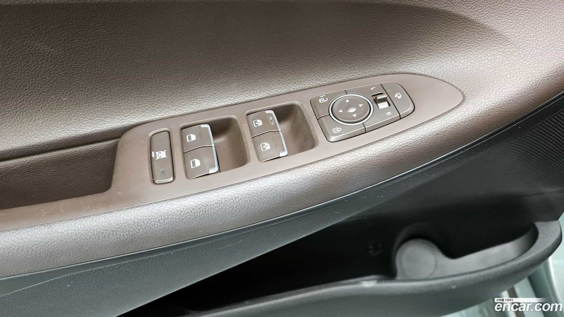 Grandeur Hyundai 2017.2-OPTION-042