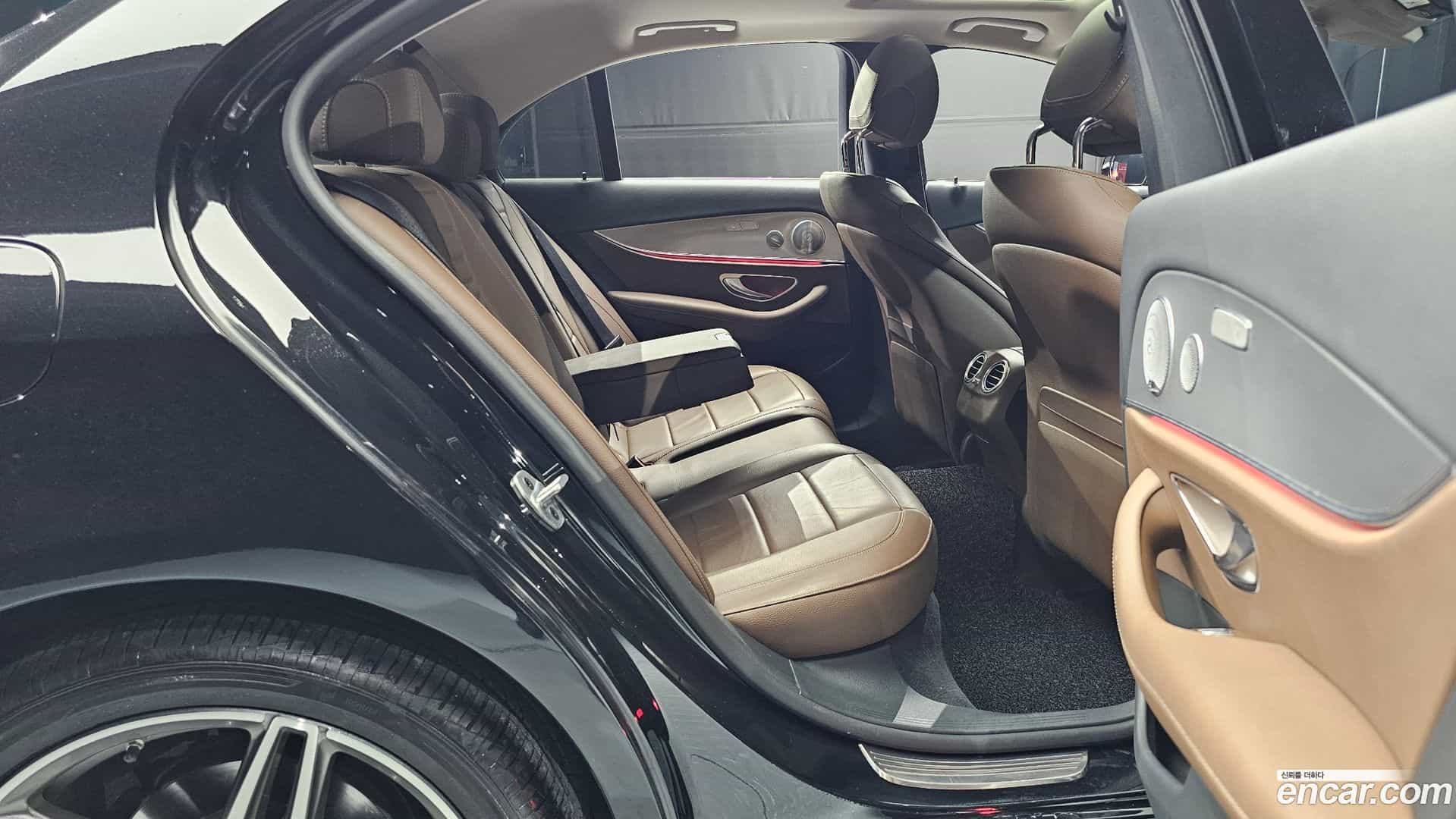 E-Class Mercedes-Benz 2020.4-OPTION-015