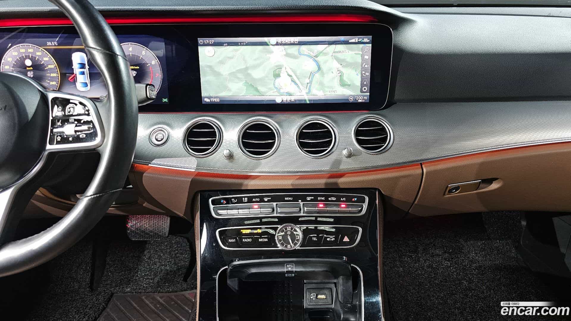 E-Class Mercedes-Benz 2020.4-OPTION-016
