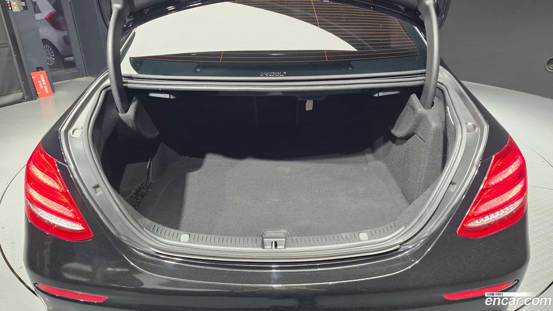 E-Class Mercedes-Benz 2020.4-OPTION-021