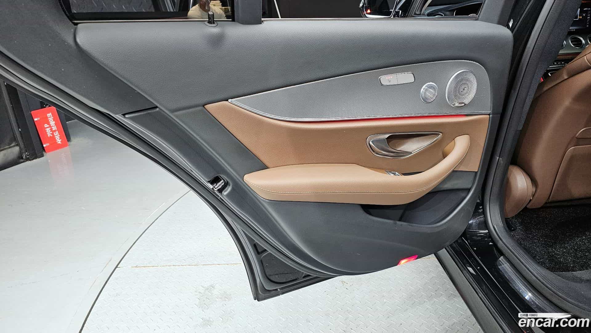 E-Class Mercedes-Benz 2020.4-INNER-035