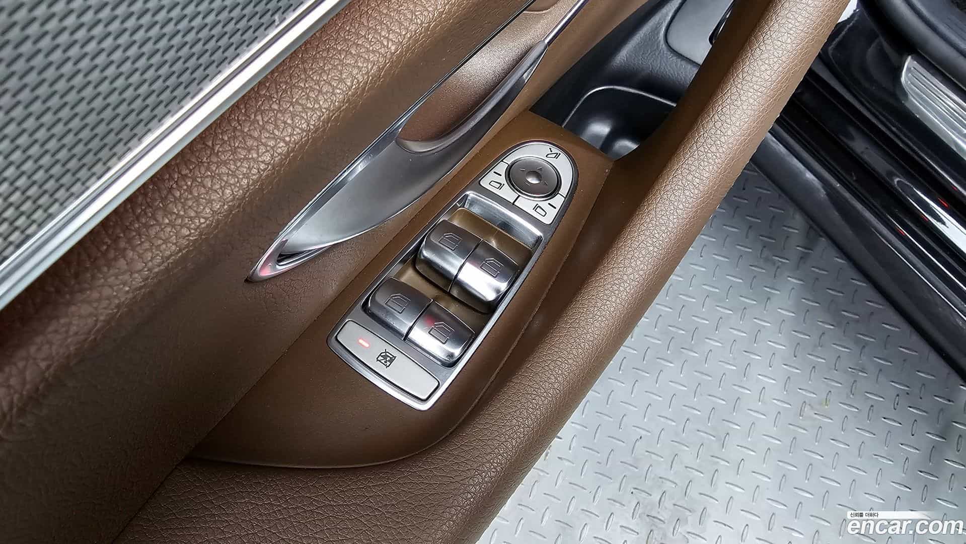 E-Class Mercedes-Benz 2020.4-OPTION-042