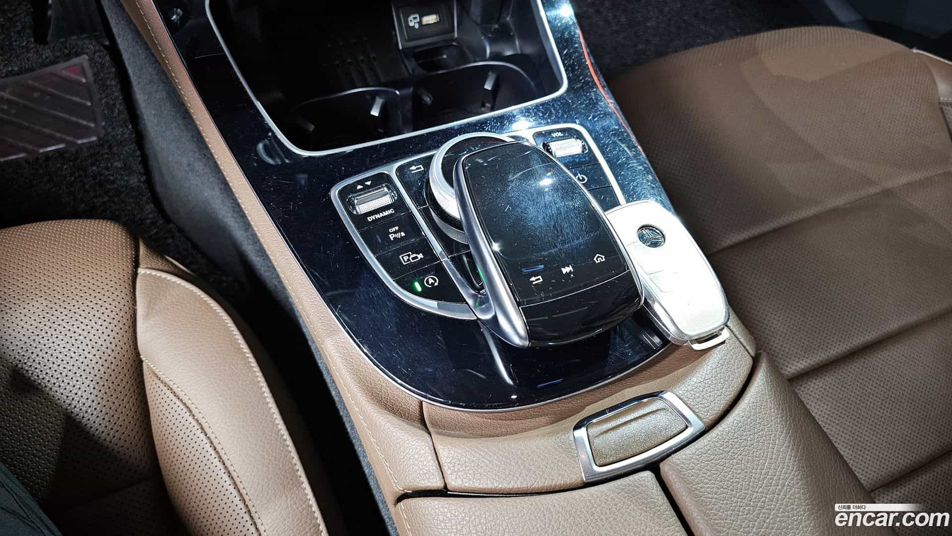 E-Class Mercedes-Benz 2020.4-OPTION-045