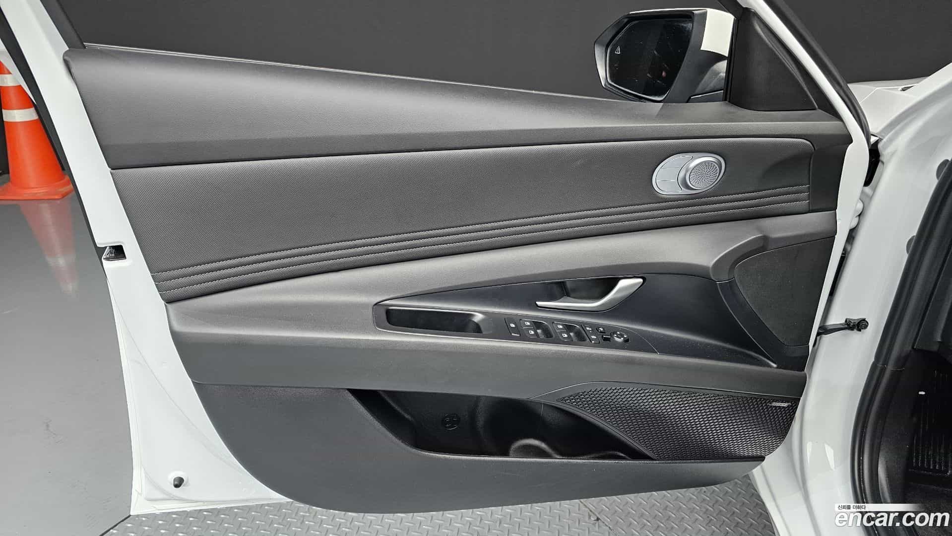 AVANTE Hyundai 2024.8-INNER-034