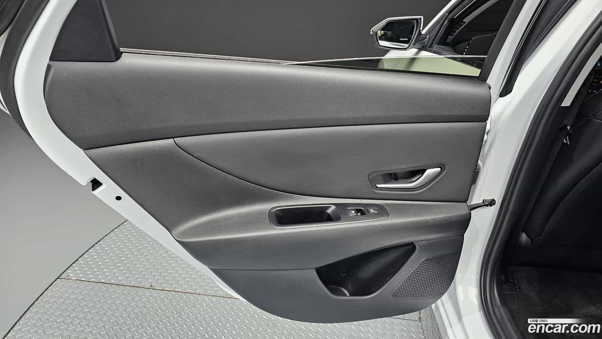 AVANTE Hyundai 2024.8-INNER-035