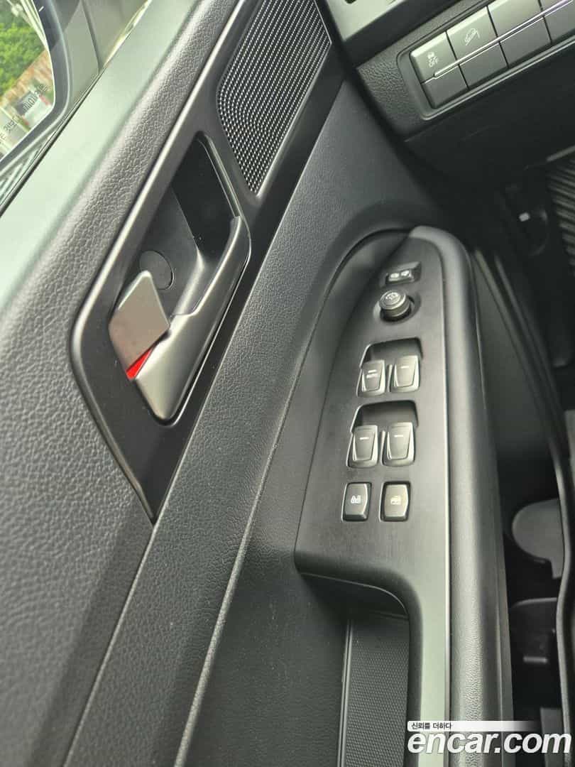 Rexton KG Mobility 2019.11-INNER-008