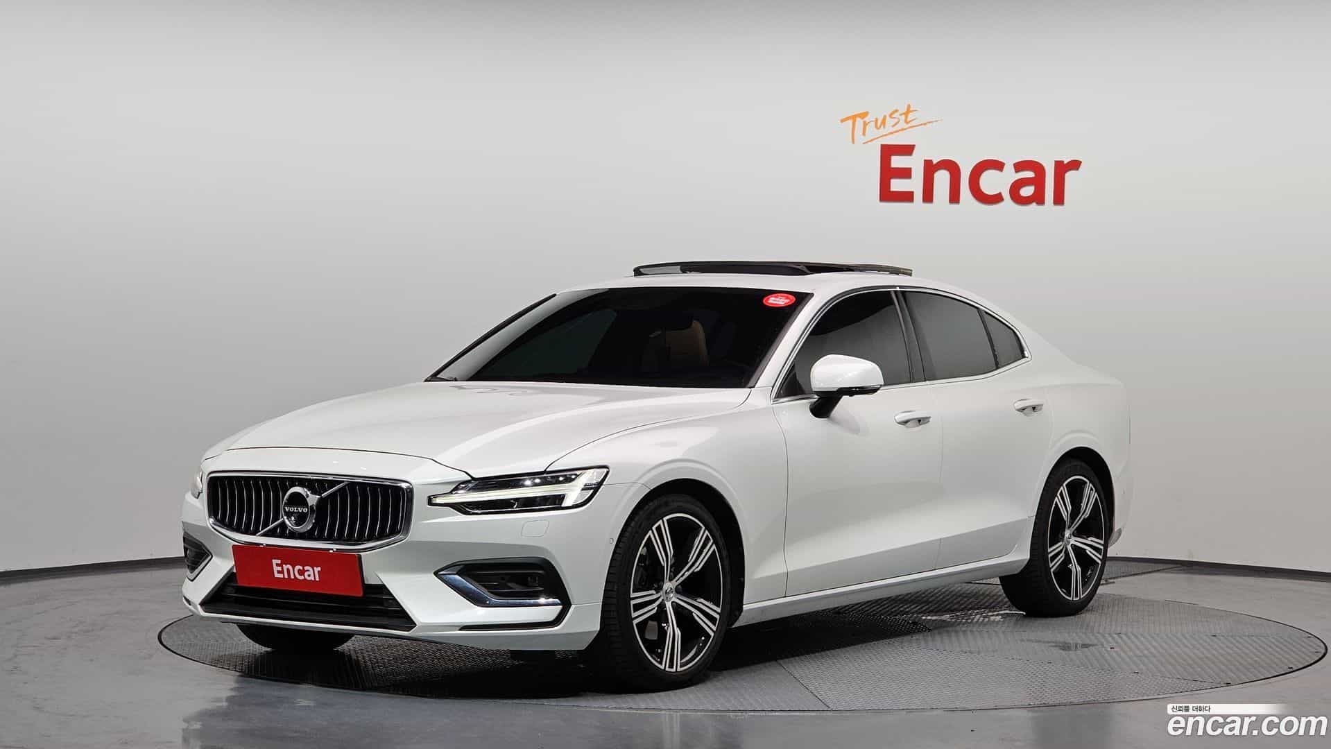 S60 Volvo 2020.0-OUTER-001