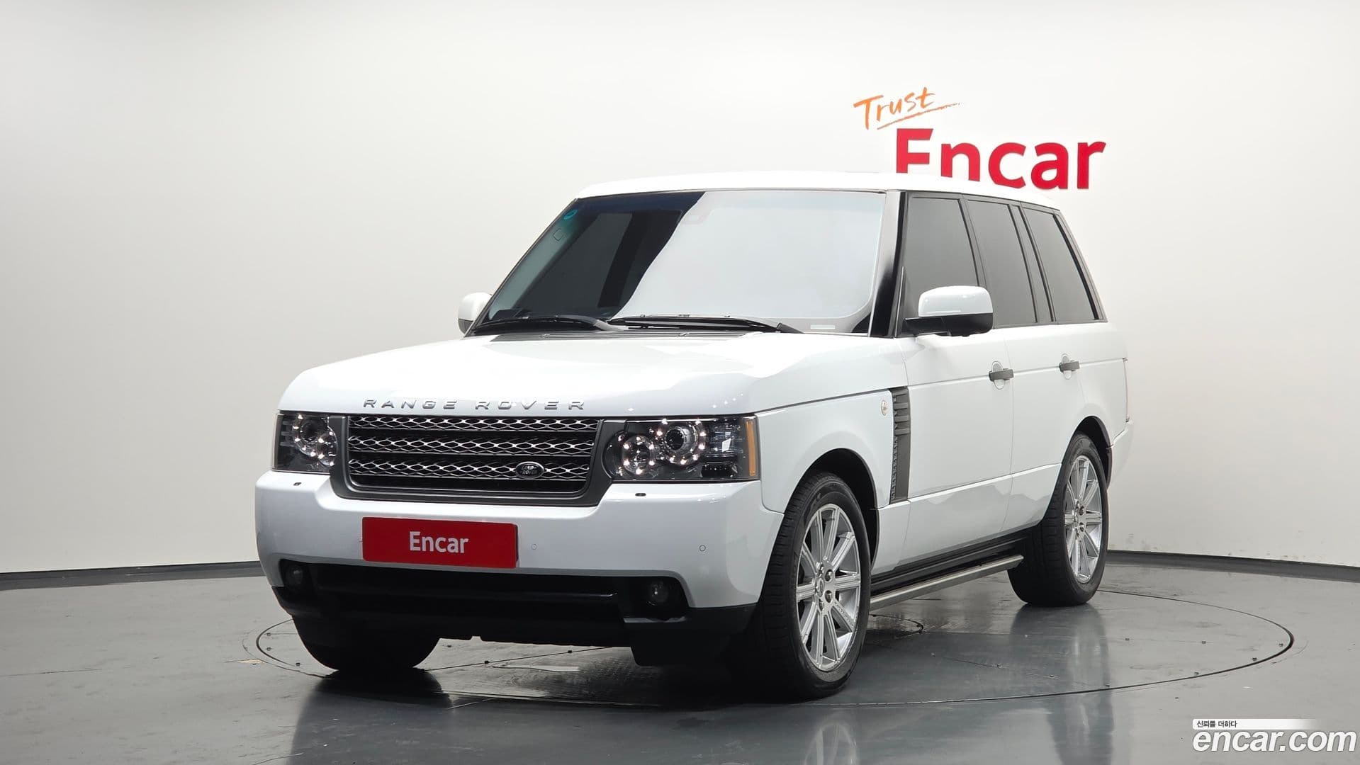 Main__Slider__Photo:Range Rover Land Rover 2011.0-0