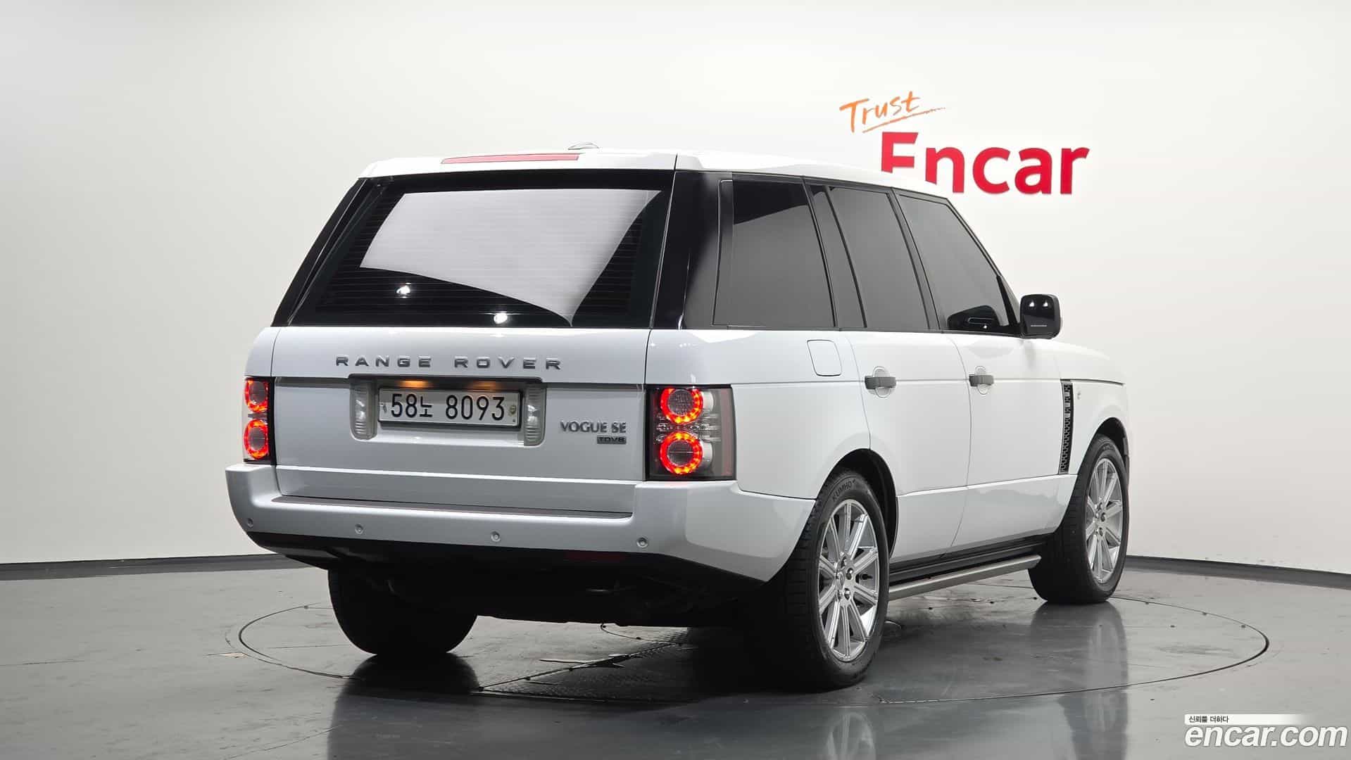 Range Rover Land Rover 2011.0-OUTER-002