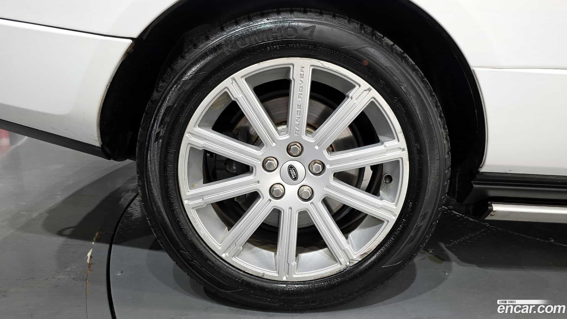Range Rover Land Rover 2011.0-OUTER-005