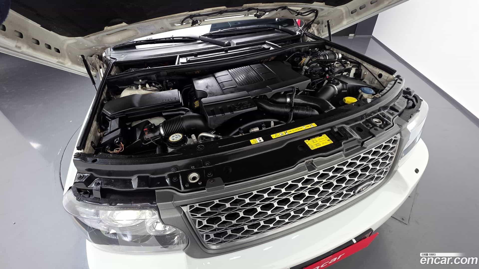 Range Rover Land Rover 2011.0-OUTER-006
