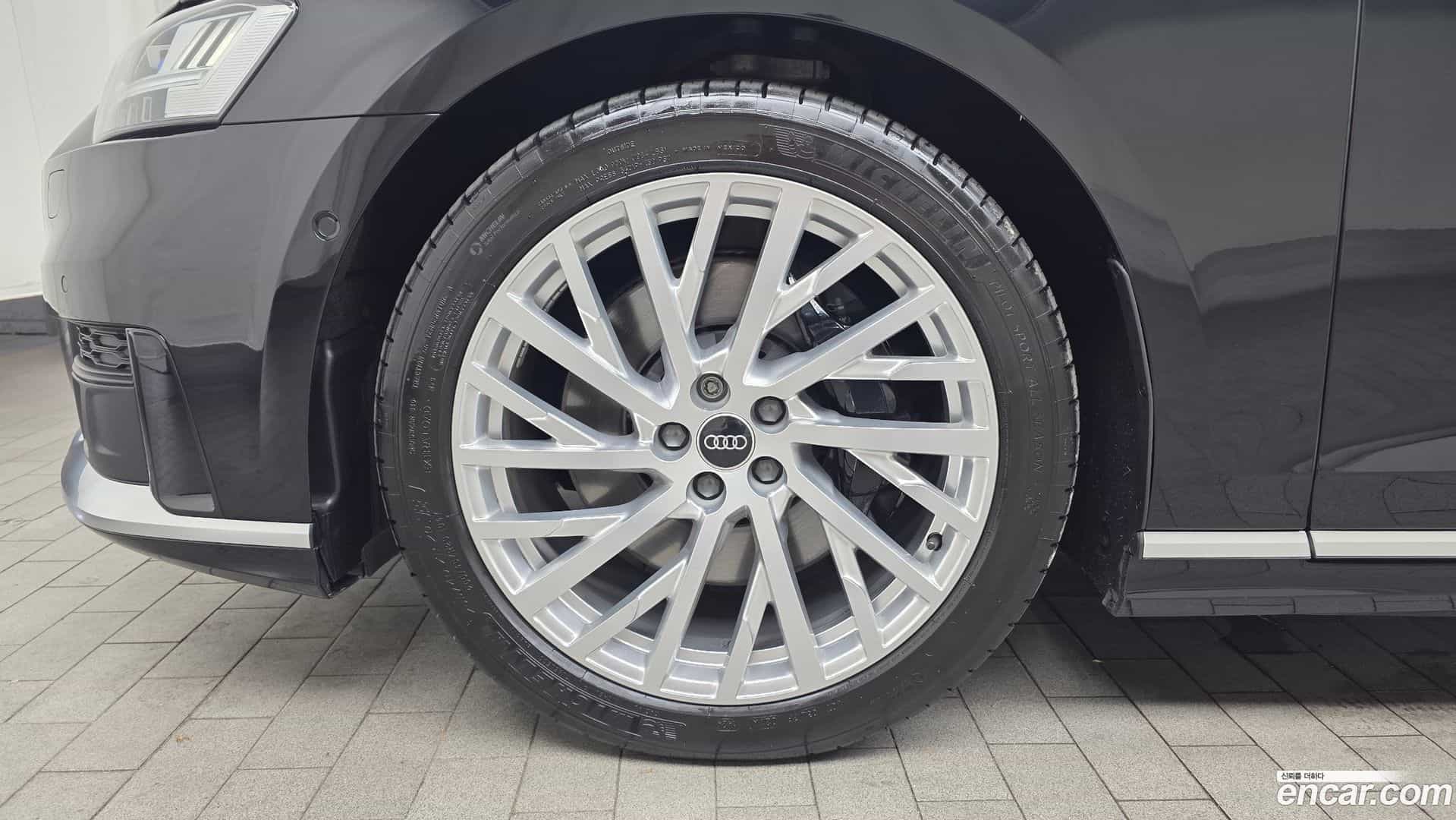 A8 Audi 2021.11-OUTER-005