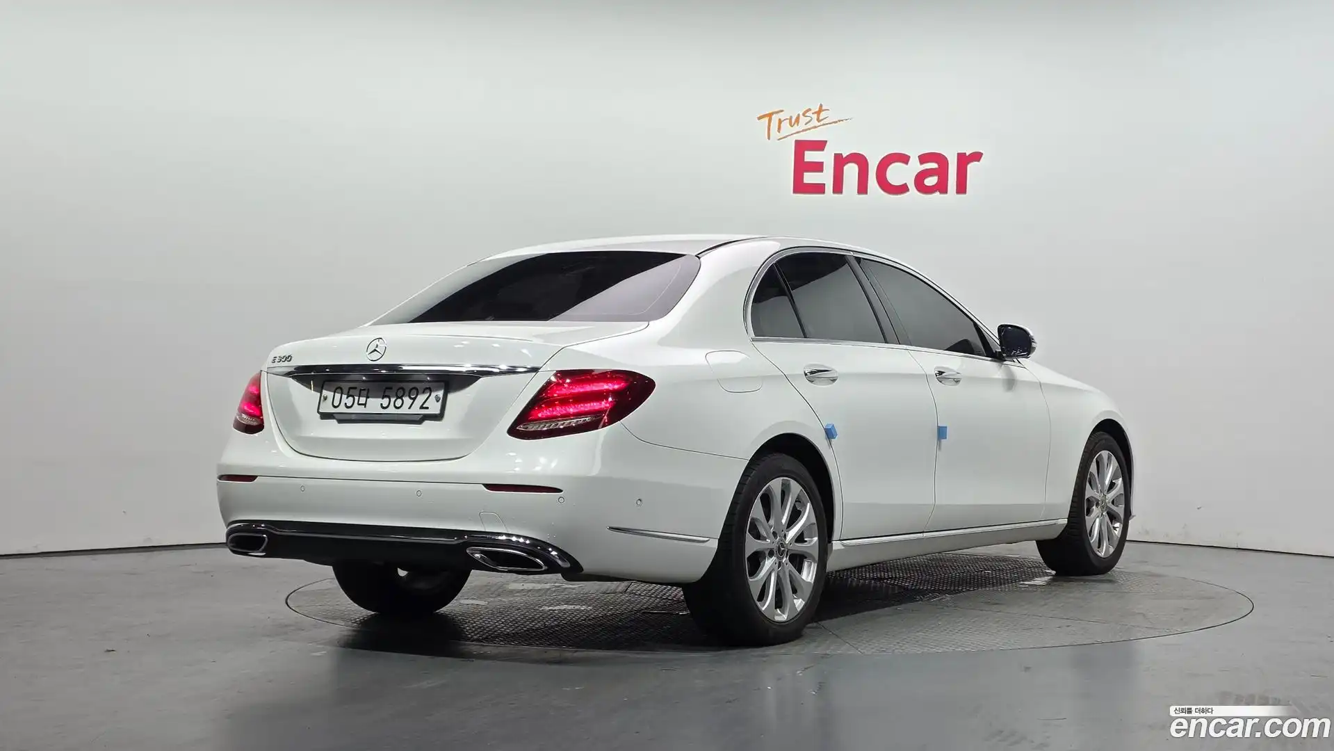 E-Class Mercedes-Benz 2018.7-OUTER-002