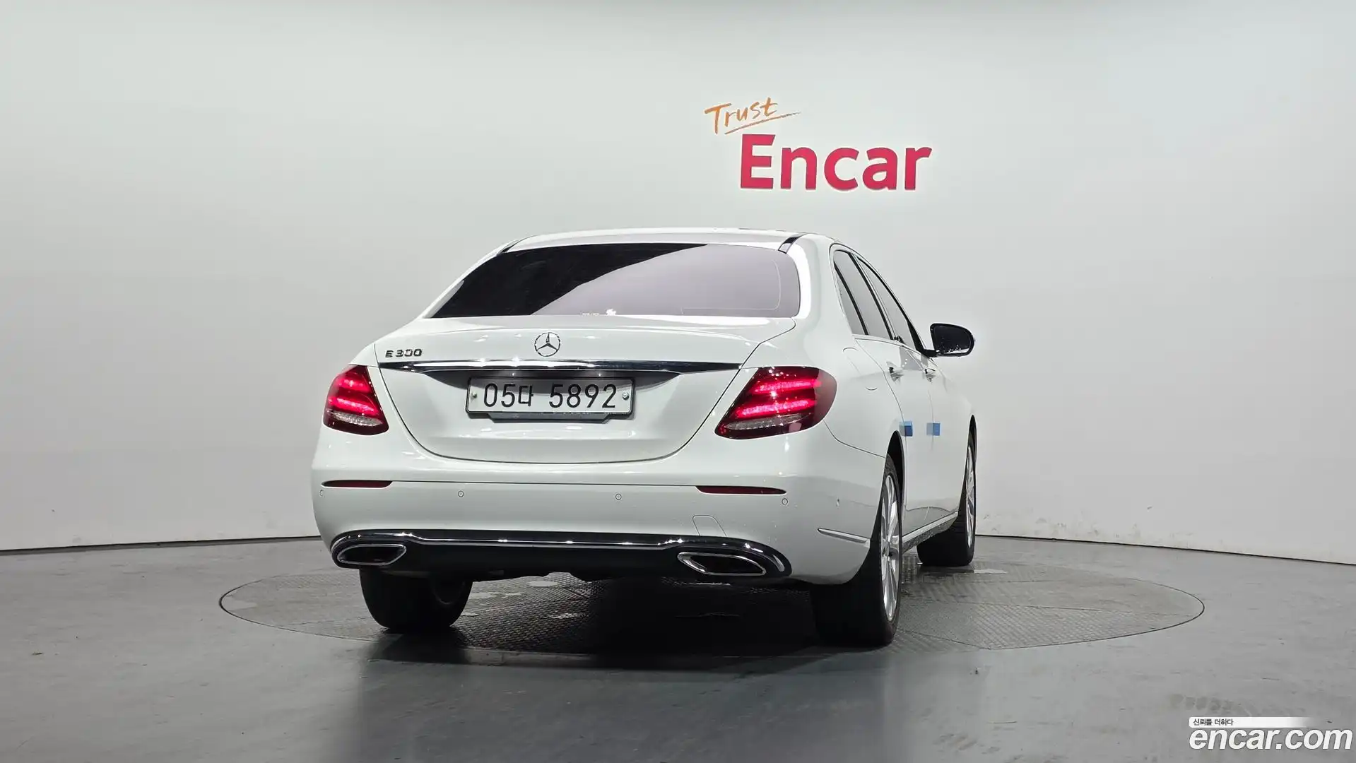 E-Class Mercedes-Benz 2018.7-OUTER-004