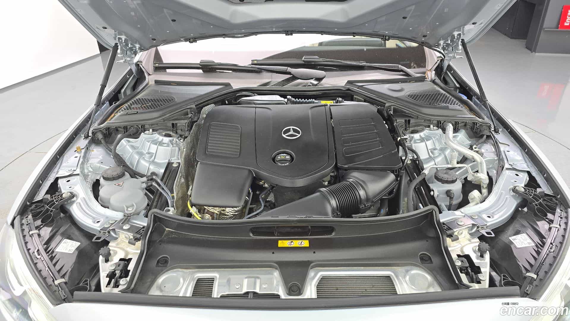 E-Class Mercedes-Benz 2025.5-OUTER-006