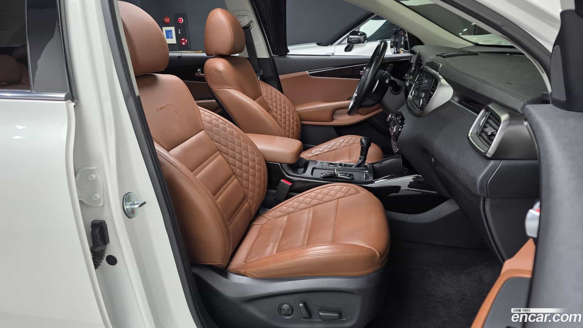 Sorento Kia 2017.8-INNER-036